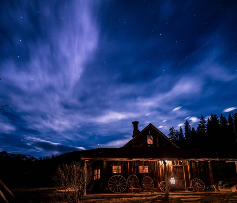 Saloon behind a starry night