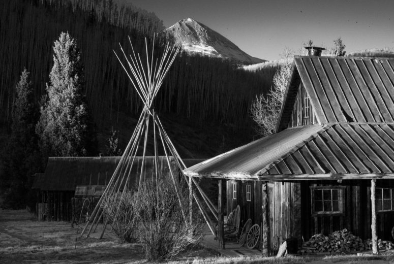 B&W Bathhouse