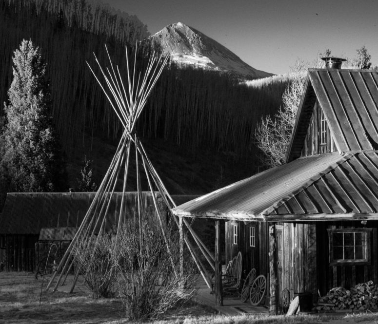 B&W Bathhouse